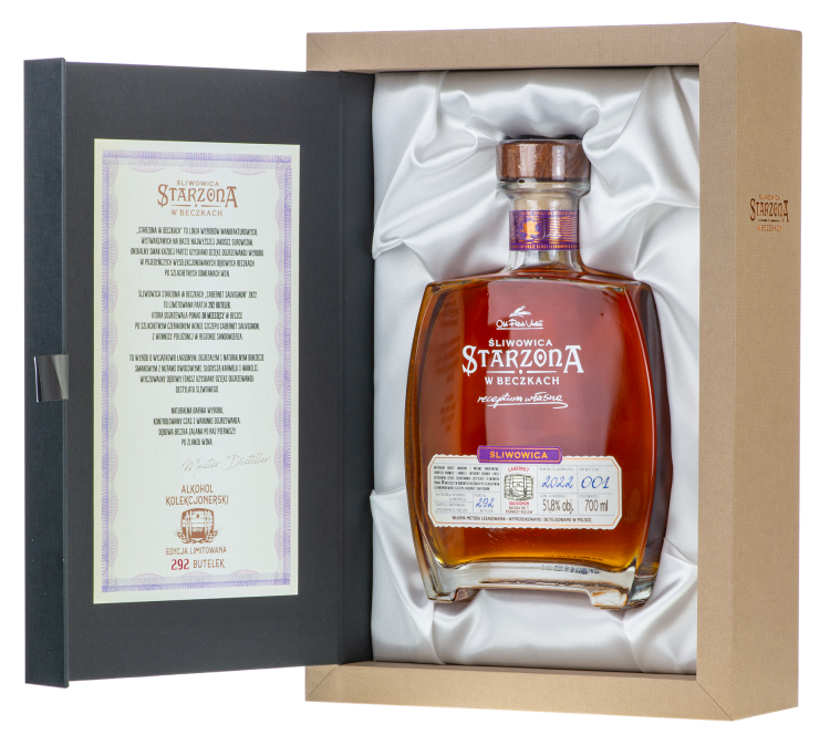 sliwowica_starzona_w_beczce.png