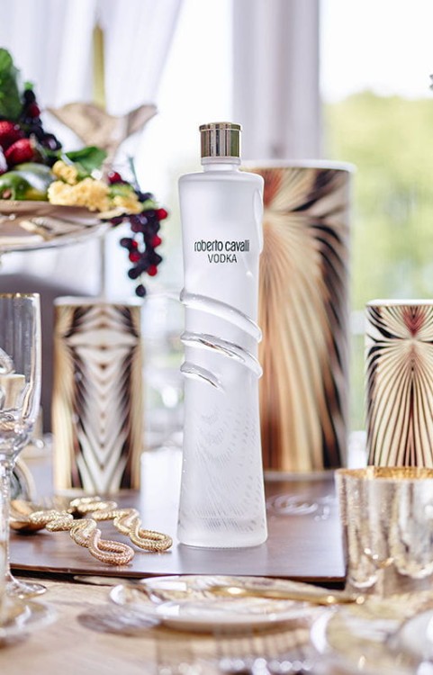 roberto_cavalli_vodka_1.png