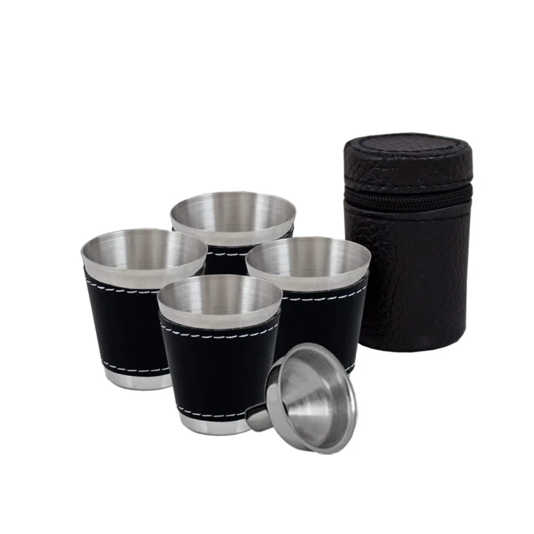 kieliszki-skora-w-etui-4-szt-lejek.jpg