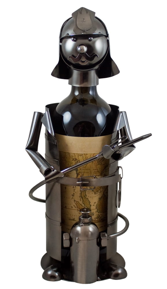 strazak-stojak-metalowy-na-butelke-wina.jpg